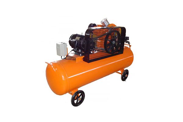 Поршневой компрессор Berg